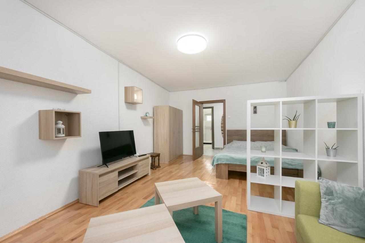 Appartamento Vlad House Decebal Bucarest Esterno foto